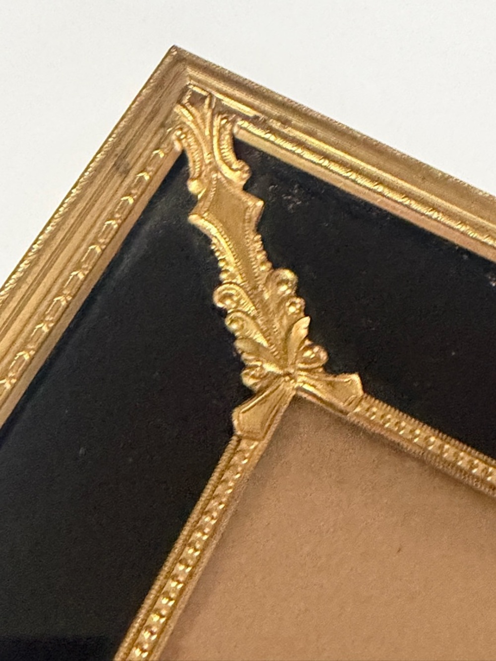 VTG Art Deco Brass Easel Black Gold Ornate Picture Frame 10x12 (8X10”) - Picture 7 of 16